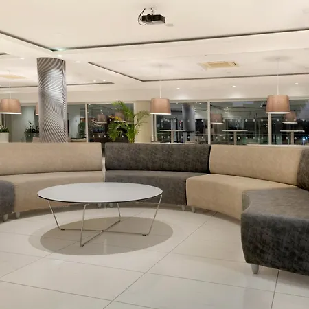 Uc Hall Aparthotel 3*