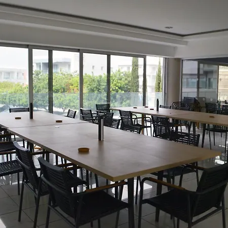 Aparthotel Uc Hall