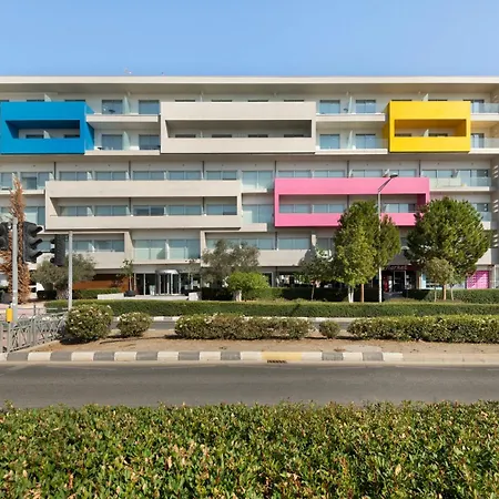 Ξενοδοχείο με διαμερίσματα Uc Hall 3*