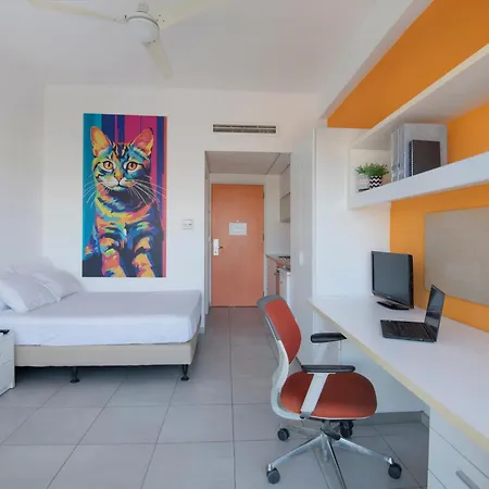 Uc Hall 3* ניקוסיה