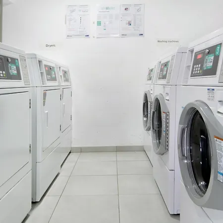 Uc Hall מלון דירות 3*