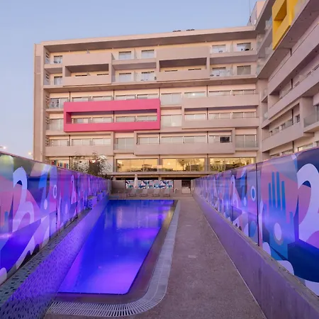 Uc Hall מלון דירות 3*