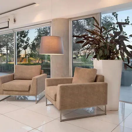 Uc Hall 3* ניקוסיה