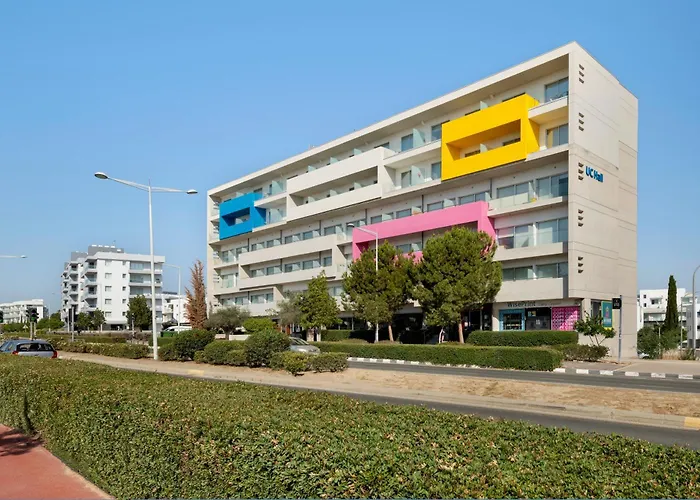 Uc Hall アパートホテル ニコシア