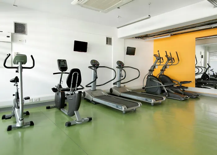 Uc Hall アパートホテル ニコシア