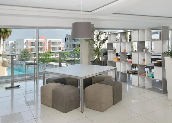 Ξενοδοχείο με διαμερίσματα Uc Hall 3*