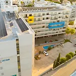 Uc Hall Apartahotel 3*